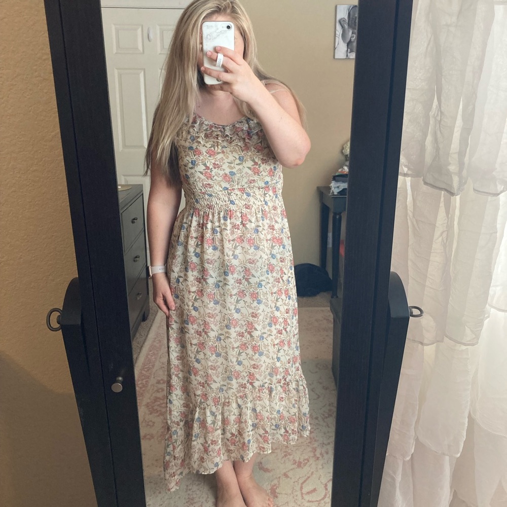 Gorgeous floral maxi dress. Romy. Size M